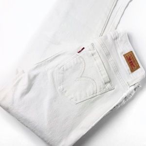 Levi’s Midrise Skinny in White
